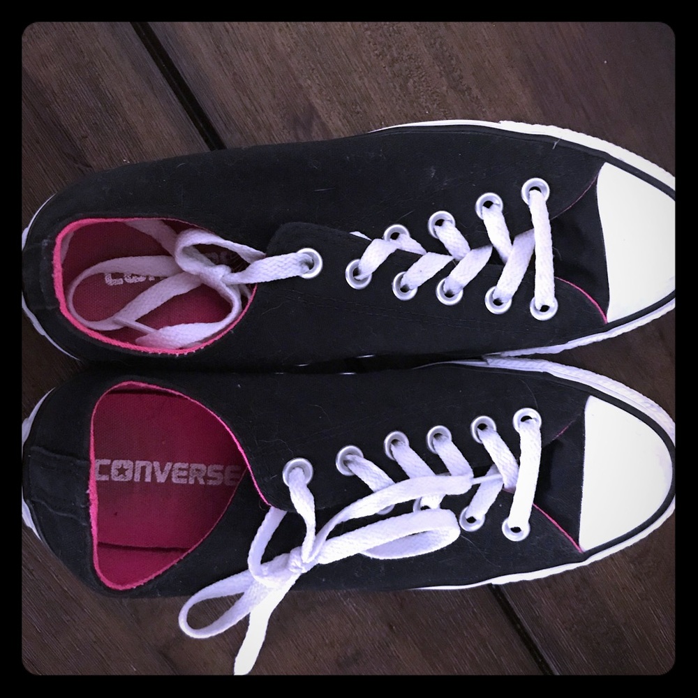 Women’s black Converse size 9